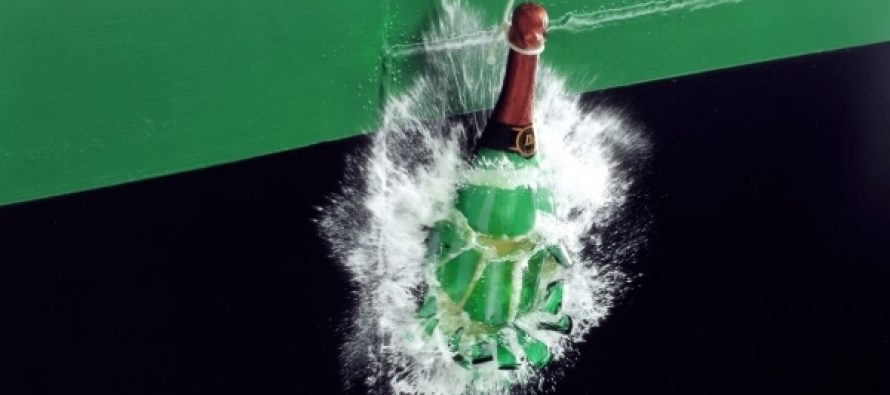 Zašto se razbija flaša šampanjca o novi brod?