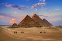Ko je ustvari gradio piramide?